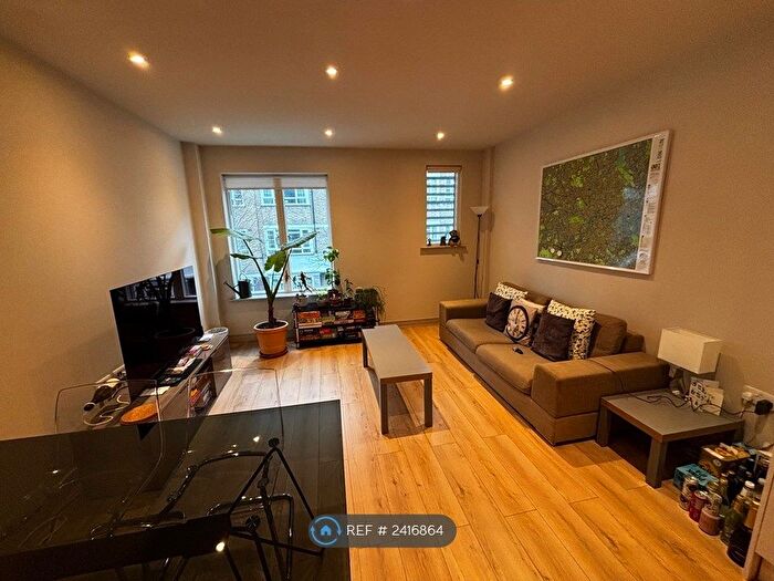 2 Bedroom Flat To Rent In Spur Apartments, London, SW15