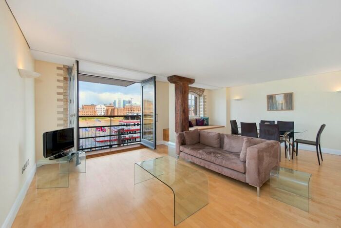 3 Bedroom Flat To Rent In Shad Thames, London, SE1