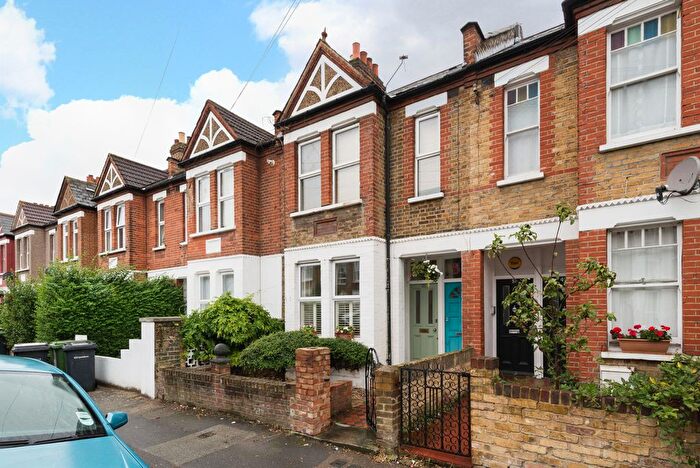 1 Bedroom Flat To Rent In Radford Road, Hither Green, London, SE13