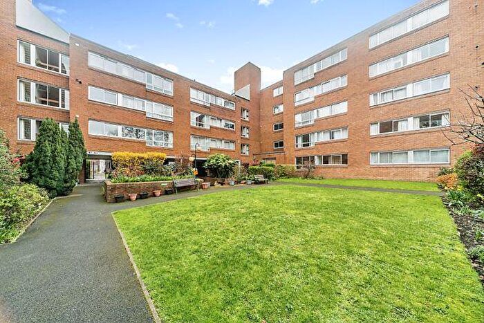 Flat To Rent In Homefield Park, SM1