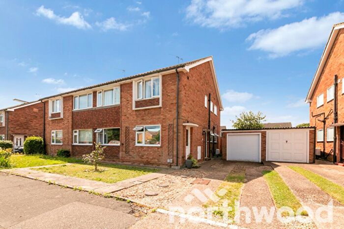 2 Bedroom Maisonette For Sale In Lavender Road, West Ewell, Epsom, KT19