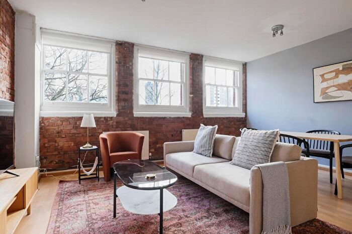 2 Bedroom Apartment To Rent In Bartholomew Square, London, EC1V