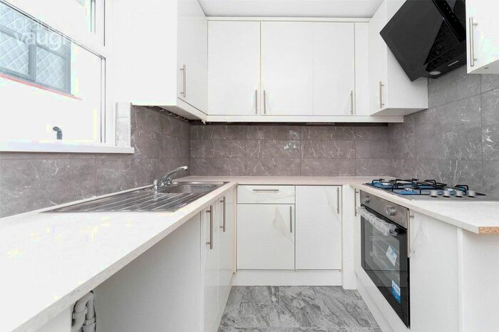 4 Bedroom Semi-Detached House To Rent In Poplar Avenue, Hove, East Sussex, BN3