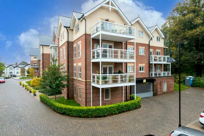 2 Bedroom Apartment To Rent In Townsend Gate, Berkhamsted, HP4
