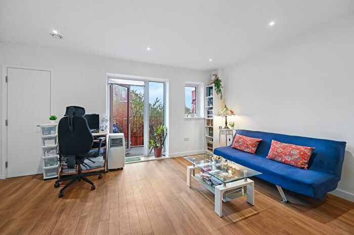 1 Bedroom Flat For Sale In Mozart Gardens, Acton, W3