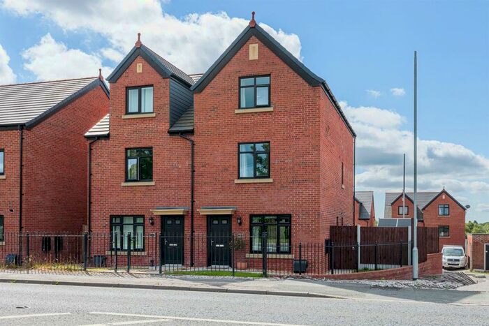 4 Bedroom Semi-Detached House For Sale In Chester Road, Oakmere, Northwich, CW8