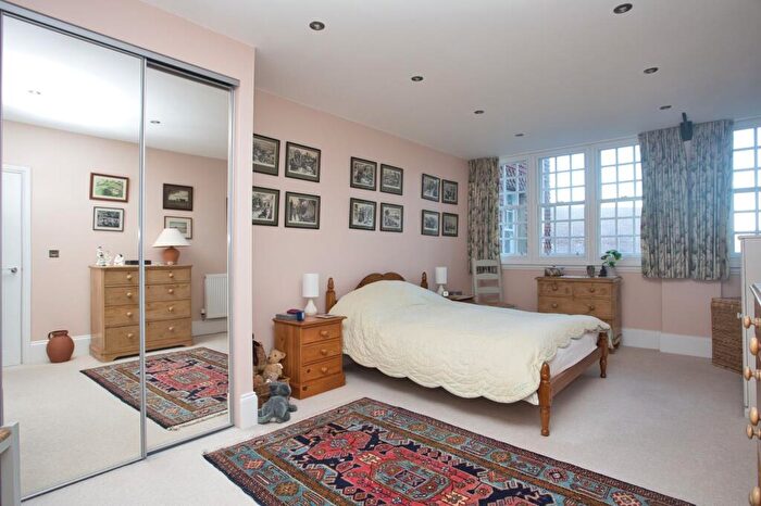 2 Bedroom Flat For Sale In Eversley Park, Folkestone, CT20