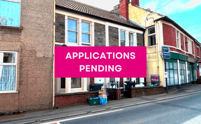 Terraced House To Rent In High Street, Aylburton, GL15