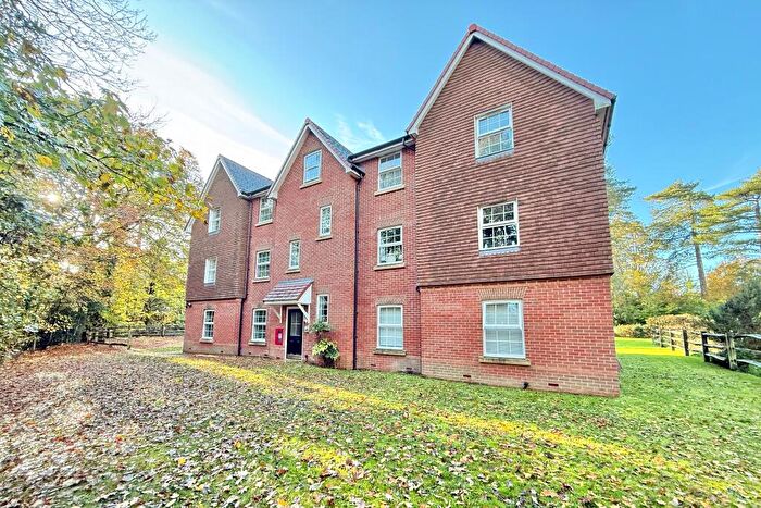 2 Bedroom Apartment For Sale In Montefiore Drive, Sarisbury Green, SO31
