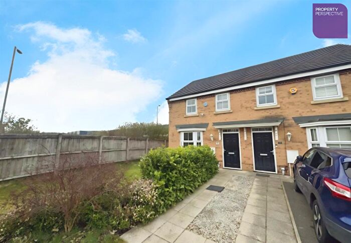 3 Bedroom Semi-detached House For Sale In Jones Way, Rochdale, OL16