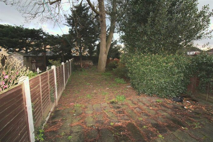 1 Bedroom Flat To Rent In Kildowan Road, Goodmayes, IG3
