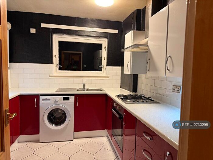 2 Bedroom Flat To Rent In Dougrie Rd, Glasgow, G45