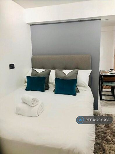 Studio To Rent In Blenheim Road, Kidlington, OX5