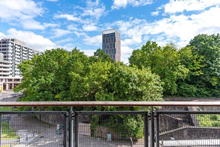 2 Bedroom Flat To Rent In Horizon - City Centre, BS1