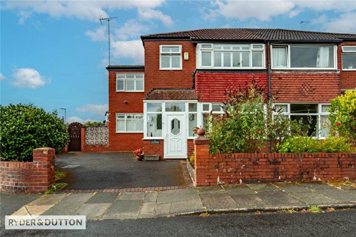 3 Bedroom Semi-Detached House For Sale In Towncroft Avenue, Middleton, Manchester, M24