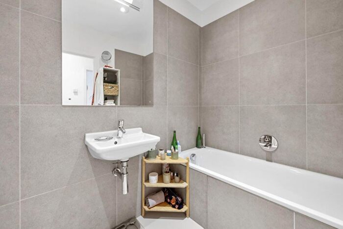 1 Bedroom Flat For Sale In Minerva Street, London, E2