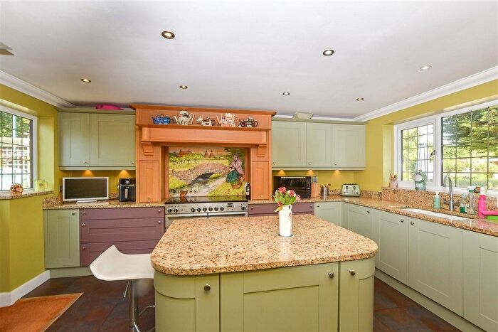 3 Bedroom Detached House For Sale In Smarden Bell Road, Pluckley, Ashford, Kent, TN27