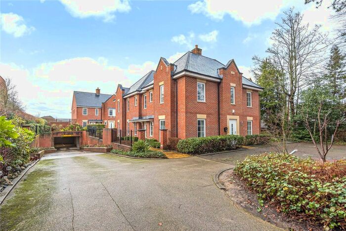 2 Bedroom Flat To Rent In Farley Reach, Winchester, Hampshire, SO22