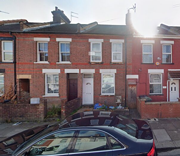 3 Bedroom Property To Rent In Malvern Road, Luton, LU1