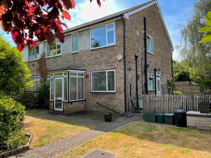 2 Bedroom Maisonette To Rent In Rushmore Close, Bickley, Bromley, BR1