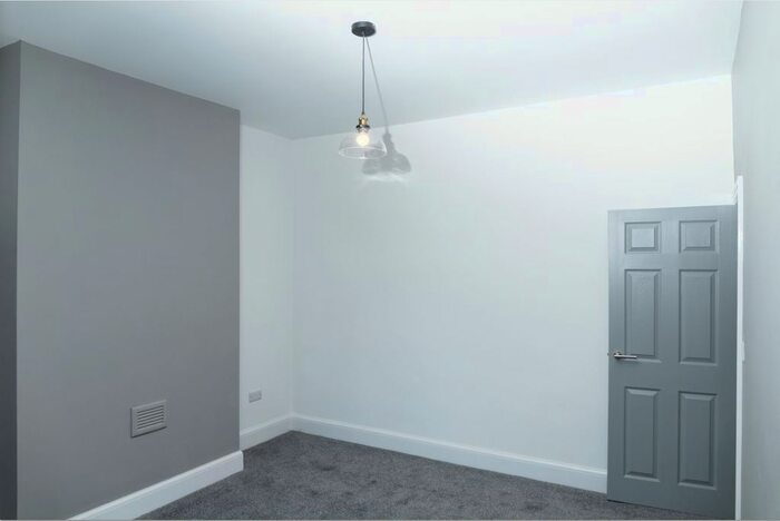 3 Bedroom Terraced House To Rent In Holgate Road, Nottingham NG2