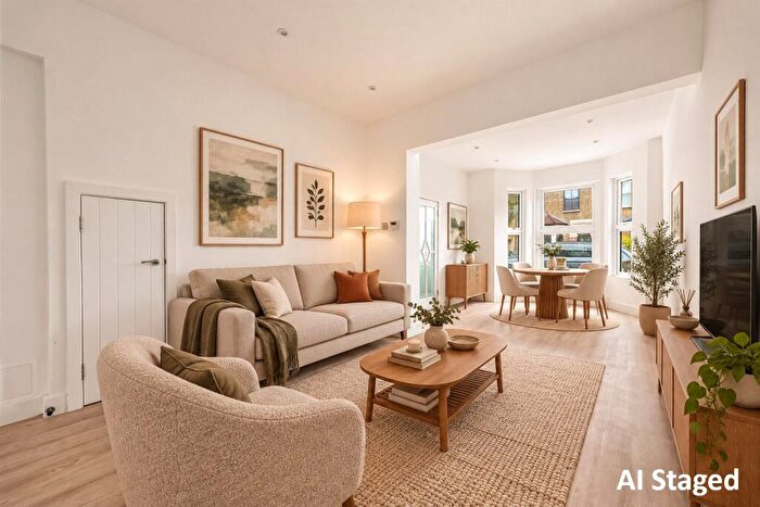 4 Bedroom Terraced House For Sale In Daventry Avenue, Walthamstow, London, E17