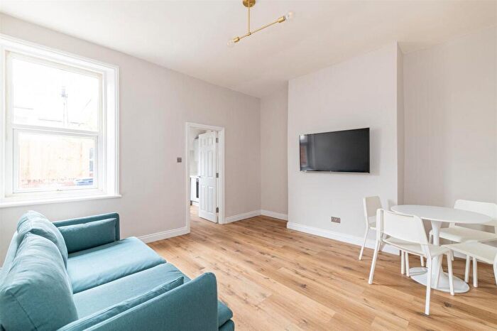 2 Bedroom Flat To Rent In Seventh Avenue, Heaton, Newcastle Upon Tyne, NE6