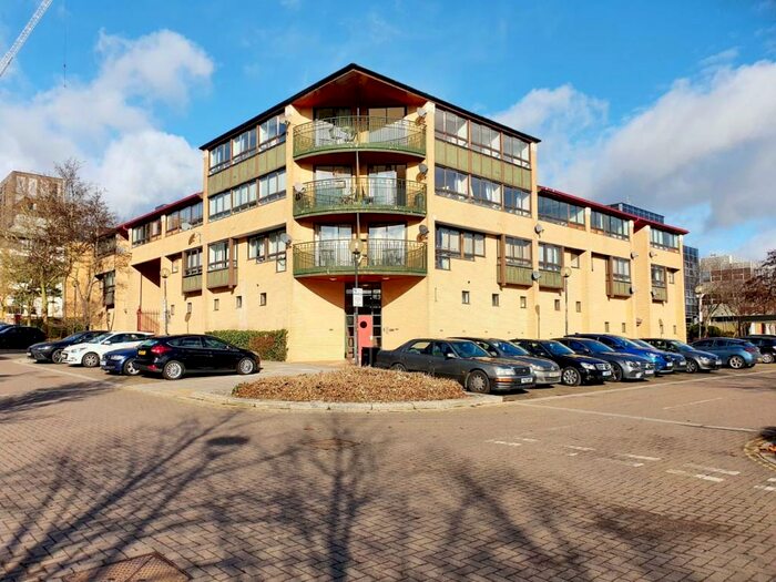 2 Bedroom Apartment To Rent In South Fifth Steet, Milton Keynes, MK9