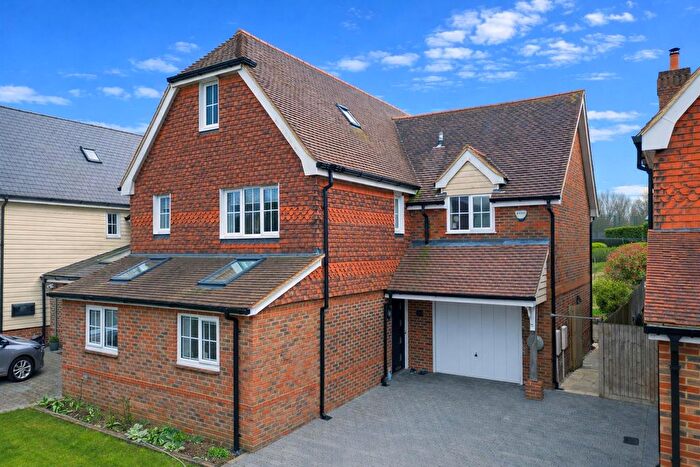 4 Bedroom Detached House For Sale In Warren Lane, Ashford, TN24