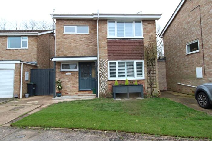 3 Bedroom Detached House To Rent In Badgers Walk, Burgess Hill, RH15