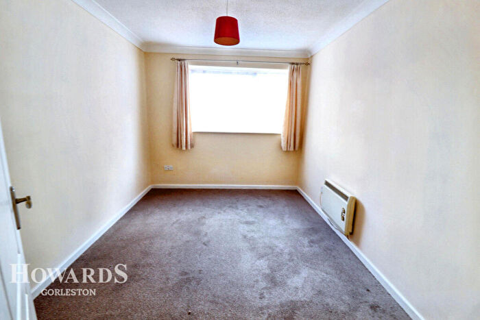 1 Bedroom Flat For Sale In Kalmia Green, Gorleston, NR31