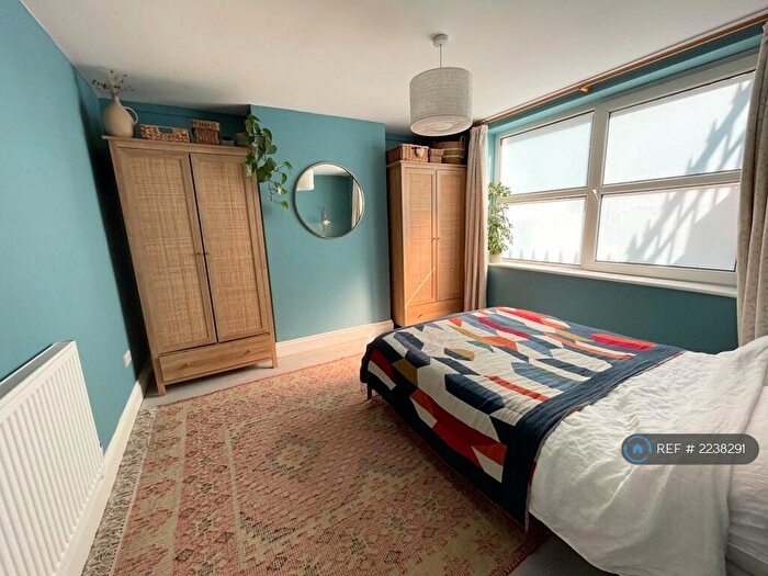 1 Bedroom Flat To Rent In Fairlight Place, Brighton, BN2