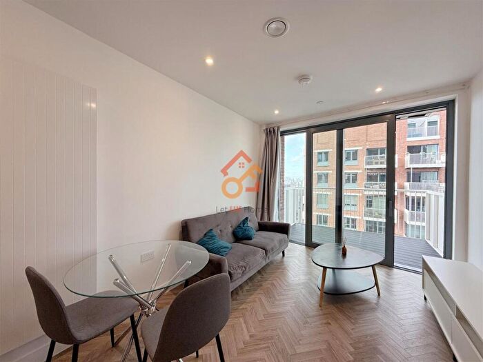 1 Bedroom Flat To Rent In Skyline Apartment, Makers Yard, London, E3