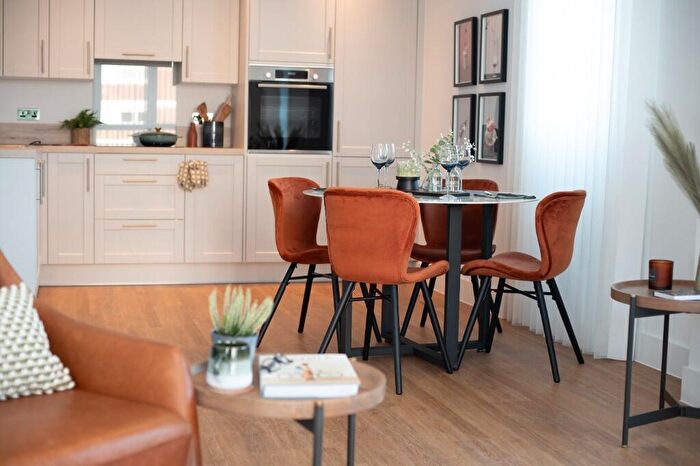 2 Bedroom Apartment For Sale In Park Rise, Hornchurch, London, RM12