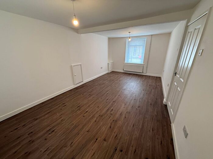 2 Bedroom Property To Rent In Upper West End, Port Talbot, SA13