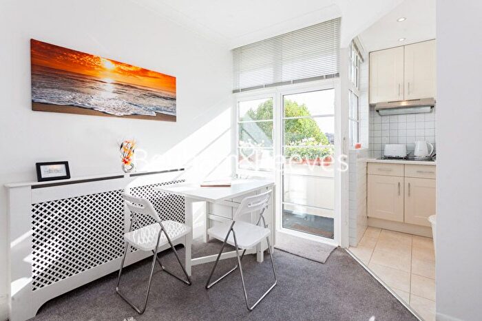 1 Bedroom Flat To Rent In Sloane Avenue, Chelsea, SW3
