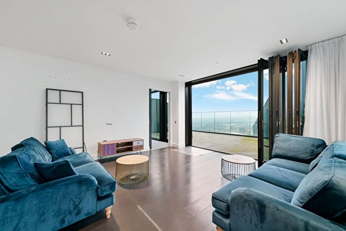 3 Bedroom Flat To Rent In Amory Tower, Marsh Wall, E14