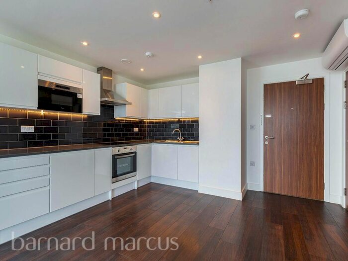 1 Bedroom Flat To Rent In Christchurch Road, Mitcham, SW19