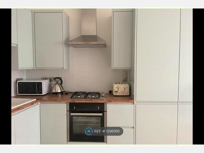 1 Bedroom Flat To Rent In Cemetery Road, London E7