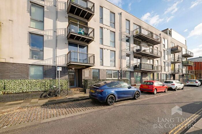 2 Bedroom Flat For Sale In Brittany Street, Millbay, Plymouth, PL1