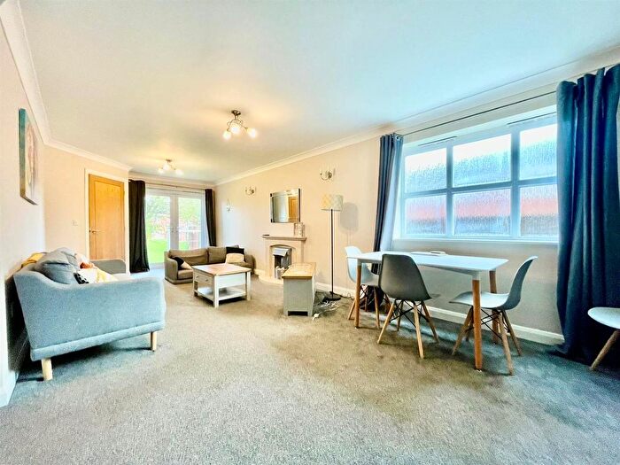 1 Bedroom Flat To Rent In Mill Court, Atherton Close, Ashton-On-Ribble, PR2