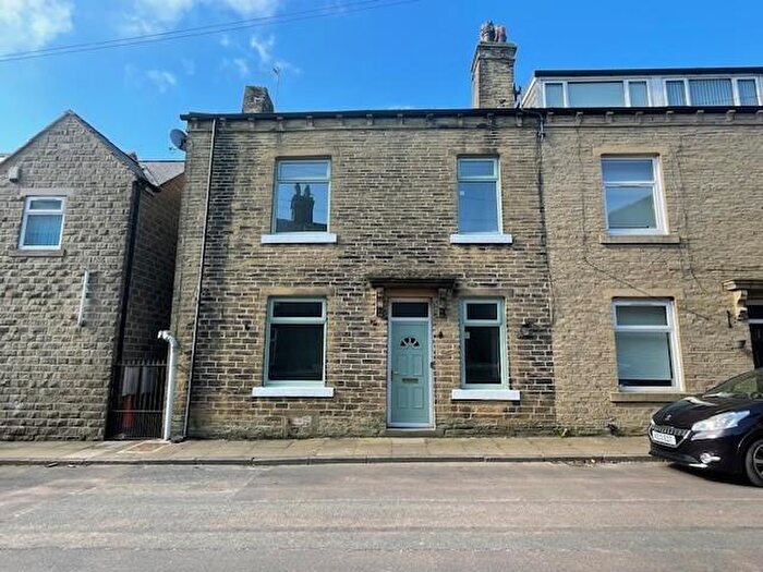 4 Bedroom Terraced House To Rent In Clapham Street, Denholme, Bradford, BD13