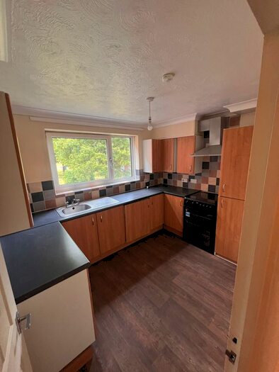 1 Bedroom Flat To Rent In Cowbridge Lane, Barking, IG11