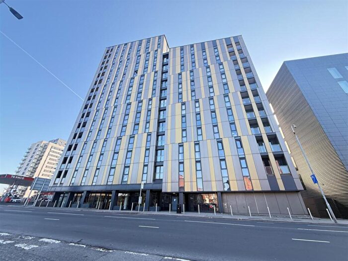 3 Bedroom Apartment For Sale In The Hallmark, Cheetham Hill Road, Manchester, M4