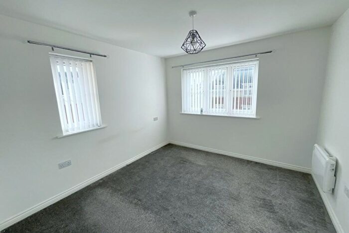 2 Bedroom Flat For Sale In Doveholes Drive, Sheffield, S13