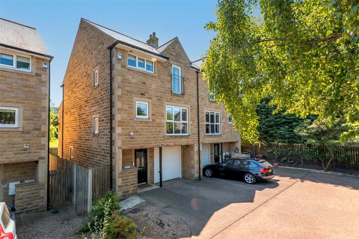 4 Bedroom Semi-Detached House For Sale In East Busk Lane, Otley, West Yorkshire, LS21