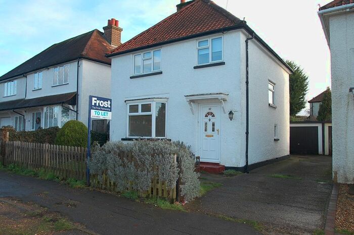 3 Bedroom Detached House To Rent In Rickmansworth Lane, Chalfont St. Peter, Buckinghamshire, SL9