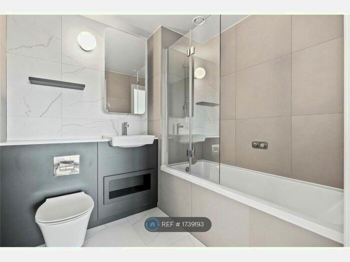 2 Bedroom Flat To Rent In Seagull Lane, London, E16