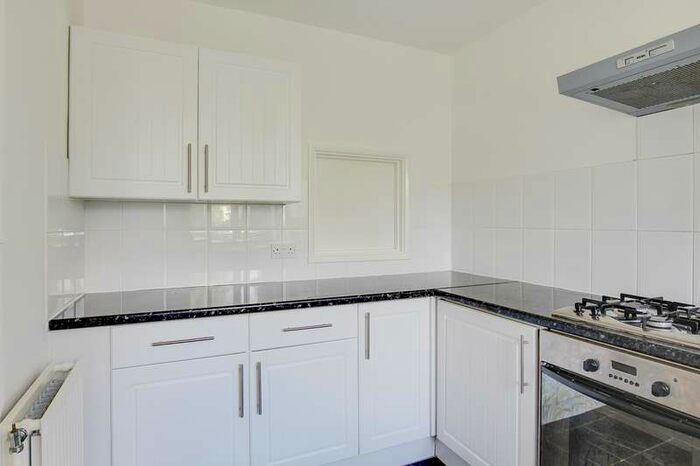 2 Bedroom Maisonette Flat To Rent In Woodford Court, Birchington, CT7