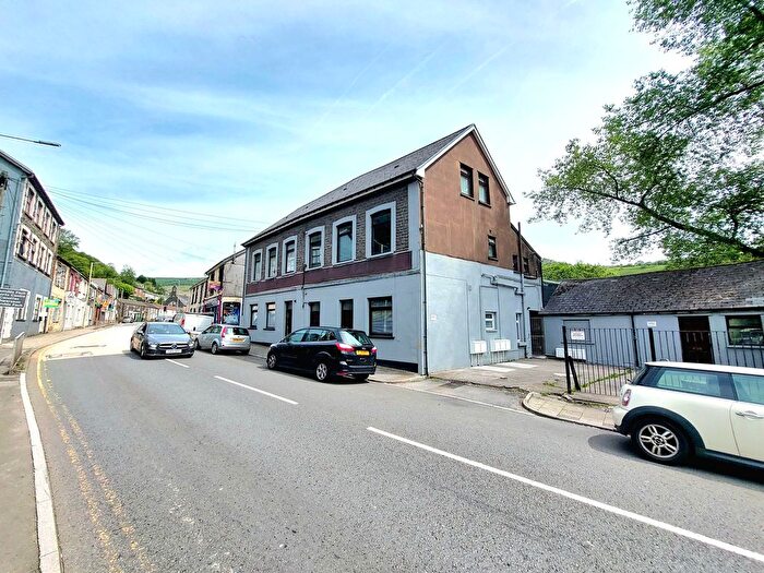 2 Bedroom End Terrace House To Rent In East Road, Tylorstown, CF43